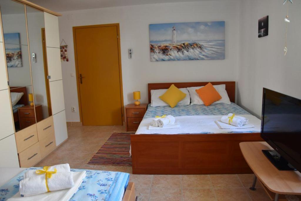 Apartmani Meri Ražanj Exterior foto